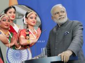 Індійський топчиновник одружився за домовленістю