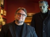 Гильермо Дель Торо держит дома куклу Чудовища Франкенштейна в человеческий рост