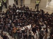 Демонстранты в Капитолии