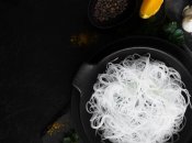 Стеклянная лапша сваренной – очень эластичная
