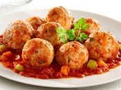 Такие мясные тефтели в сливочно-томатном соусе вы будете готовить постоянно