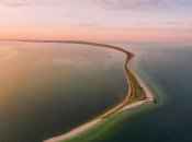 Кинбурнская коса - узкая полоса суши от Кинбурнского полуострова