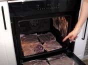 Эти таблетки легко отчистят пятна жира с плиты и духовки без усилий