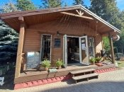 Волонтерська кава під кафедральним собором: як у Полтаві "варять" гроші для ЗСУ