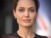 Джоли до сих пор не может прийти в себя после развода