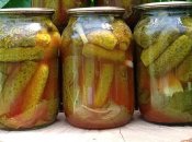 Те же аппетитные огурчики с кетчупом