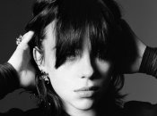 Билли обожает быть брюнеткой