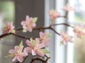 Как сделать ветку сакуры с цветами из гофрированной бумаги своими руками