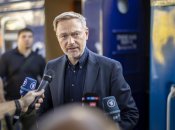 Министр финансов Германии Кристиан Линдер во время визита в Киев