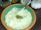 Соус для салатів та інших страв