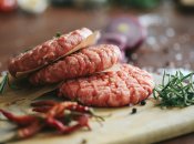 Смачні котлети можна приготувати кориснішим способом