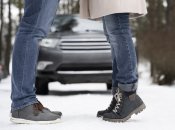 Запах в обуви убрать бывает сложно