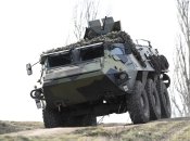 За легендою тренування, українські військові на бронетранспортері Panssari-Sisu висунулися на вогневий рубіж