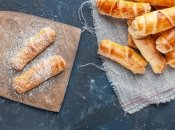 Рогаліки з маком — улюблена з дитинства випічка