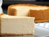 Незвичайний торт із замороженої ряженки