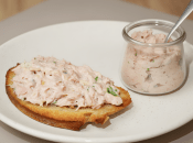 Намазка з червоної риби за особливим рецептом