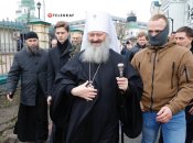 Митрополит Павло у супроводі СБУ