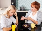 Квартирный вопрос: плюсы и минусы жизни с родителями за стеной