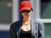 Такі зірки, як Емілі Ратаковські, також обирають бейсболку