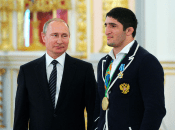 Садулаев получал награду от Путина