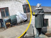 Памятник Ленину в Радивилове больше не стоит, а лежит