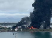 Нефтебаза сильно пылает