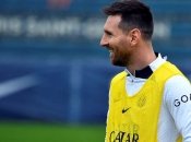 Месси две недели не будет играть, тренироваться и получать оклад