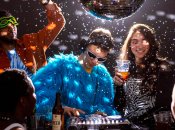 Этот зажигательный трек все еще звучит на дискотеках