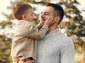 Коли вітати батьків зі святом в Україні – дата