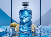 Замораживать полную бутылку воды не стоит