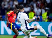 Нико Вильямс забивает гол