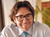 Шоумен никак не комментирует слухи о своей болезни