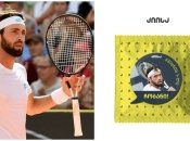 Рядом со Сталиным и путиным: в Грузии необычно наказали теннисиста, который бил жену