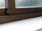 Конденсат на вікнах — дуже дратівлива взимку проблема