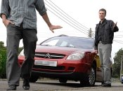 Подходить к покупке подержанного авто нужно тщательно