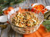 Салат з печінкою, морквою та огірками