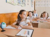 Школярі у початковій школі