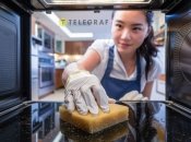 Микроволновку нужно чистить регулярно