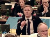 Депутат Латвии Рихард Колс на заседании Парламентской ассамблеи ОБСЕ