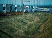 Черги на кордоні розтягнулись на кілометри