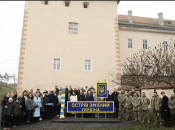 Установка столба с острова в Ужгороде