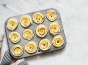 Картошка запеченная с сыром: картофельные розочки с пармезаном