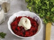 Свекольный салат с яйцами