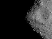 Астероїд Рюгу на знімку апарату "Хаябуса-2"