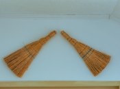 Веник незаменим во время уборки