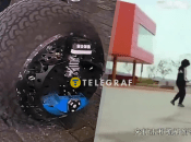 Робот достатньо великий, у порівнянні з людиною