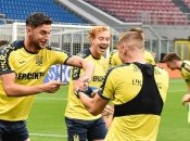 Футболисты сборной Украины на тренировке