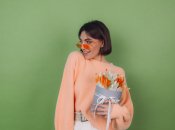 Вещи ярких цветов как акцент в образе