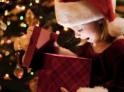 Новый год с детьми: дарите меньше игрушек, больше волшебства