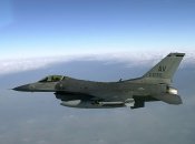 Новини про доставку F-16 в Україну пояснюють багато "дивного"